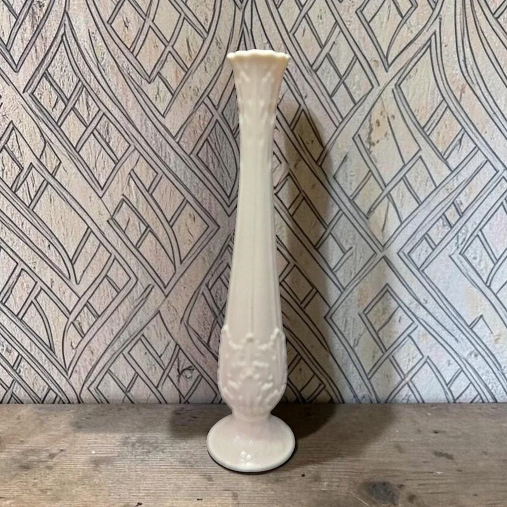 Lenox Florentine Ivory White Bud Vase, Vintage Raised Leaf Pattern, Centerpiece